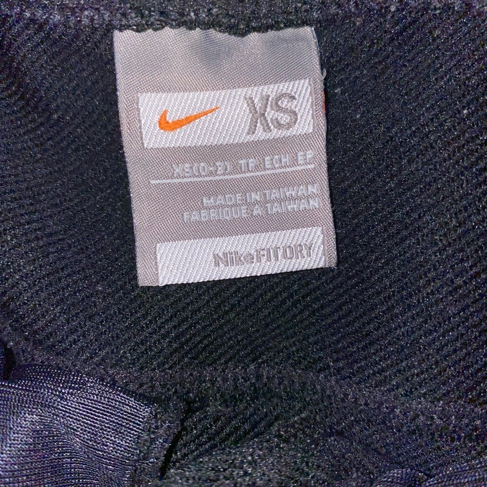 NIKE FIT DRY, SIZE XS (0-2), Black with reflective strip along zippered ankles - Picture 3 of 4